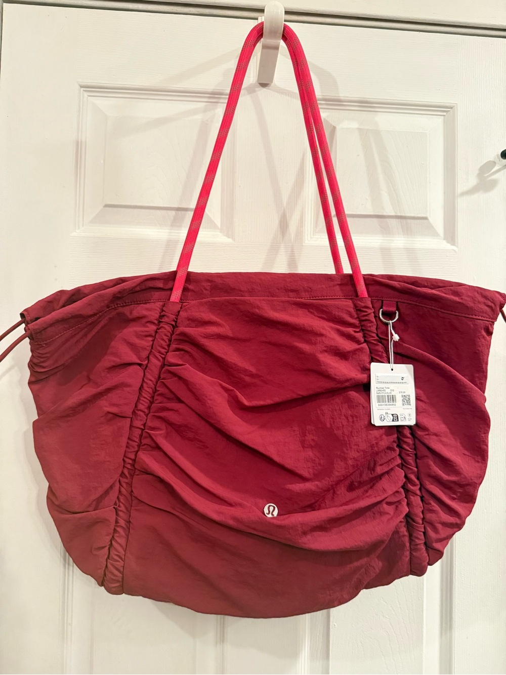 Lululemon Ruched Tote Raspberry Rave - Picture 8 of 12